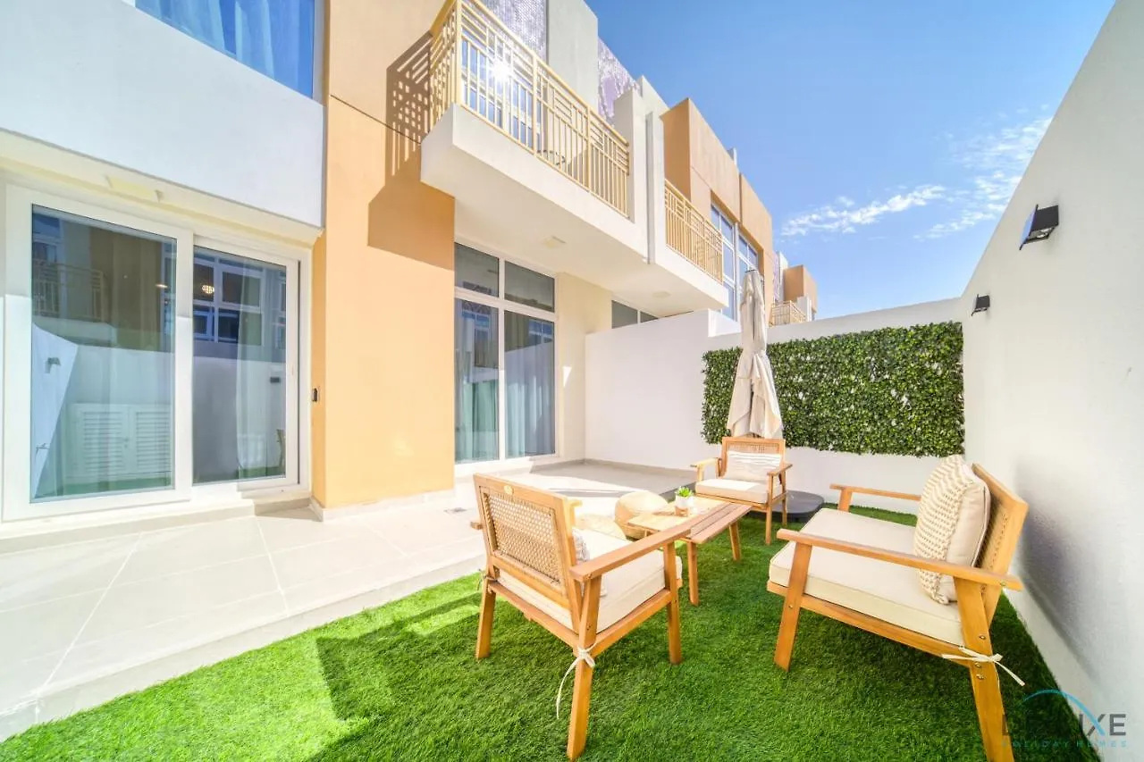 Peaceful 3Br Townhouse At Damac Hills 2, Dubailand By Deluxe Holiday Homes Dubai