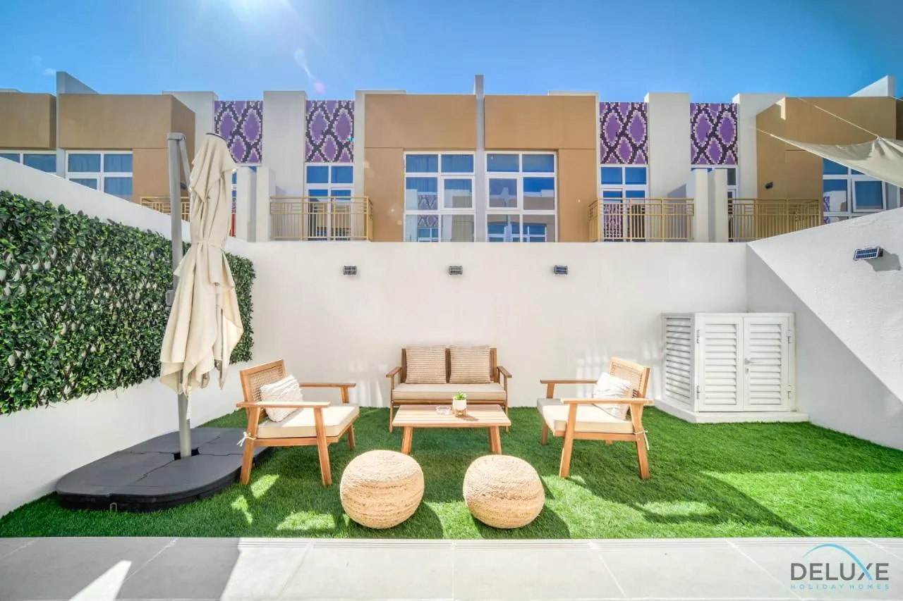 Peaceful 3Br Townhouse At Damac Hills 2, Dubailand By Deluxe Holiday Homes Dubai