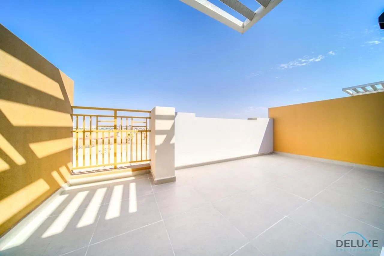 Peaceful 3Br Townhouse At Damac Hills 2, Dubailand By Deluxe Holiday Homes